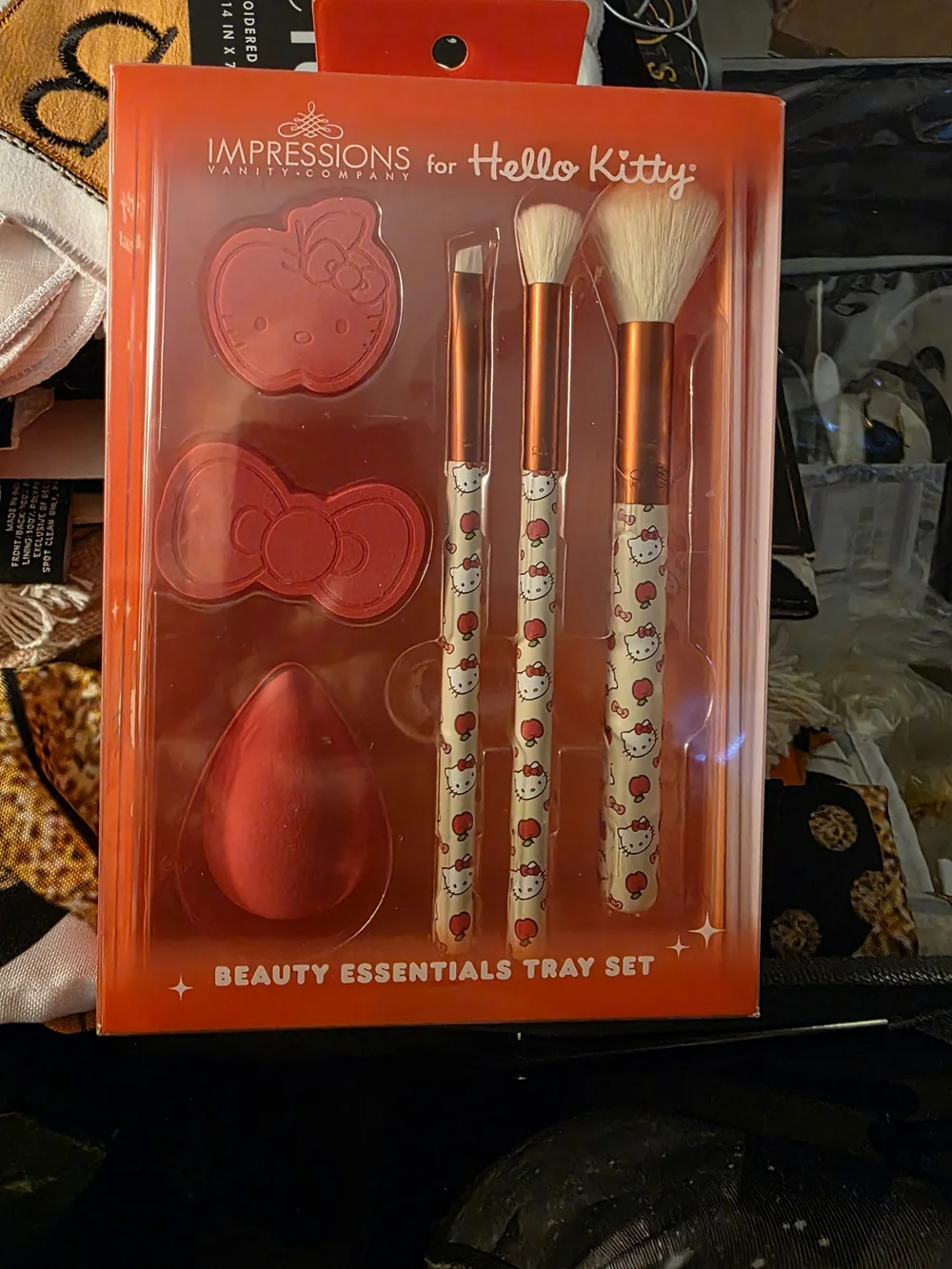 HELLO KITTY Beauty Essentials Tray Set
